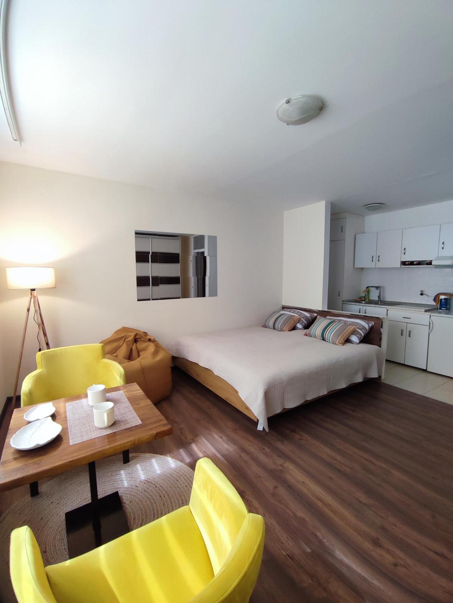 Scandi Apartment *